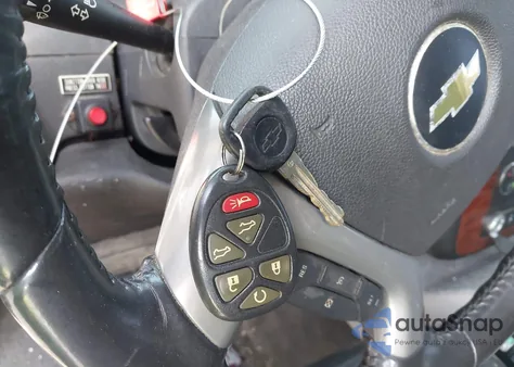 2011 Chevrolet Suburban z USA, uszkodzony, nr VIN 1GNSKJE30BR374934